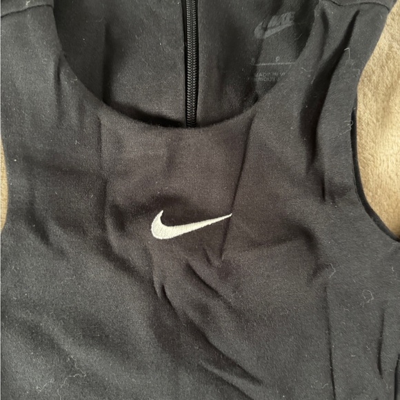 Nike Black Cutout Shoulder Crop Top | Size S - Picture 3 of 11